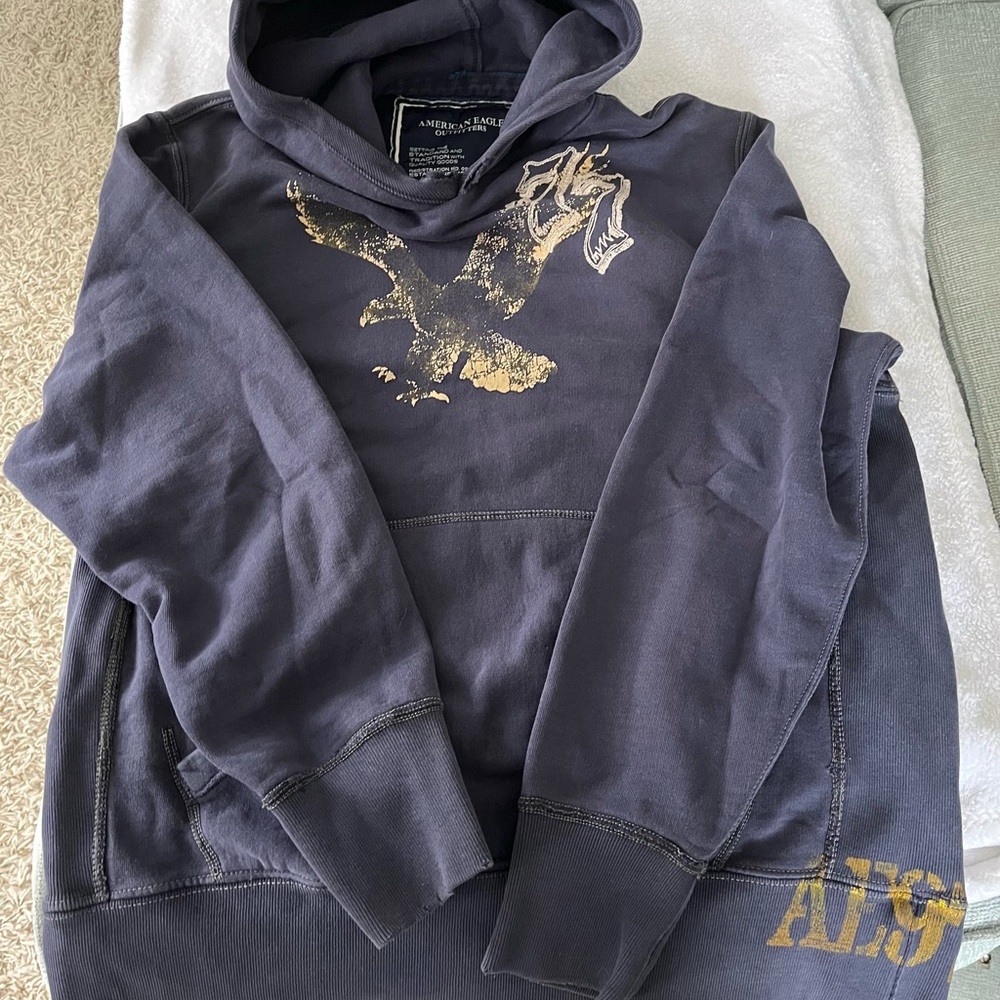 Men’s American Eagle Hoodie - Large